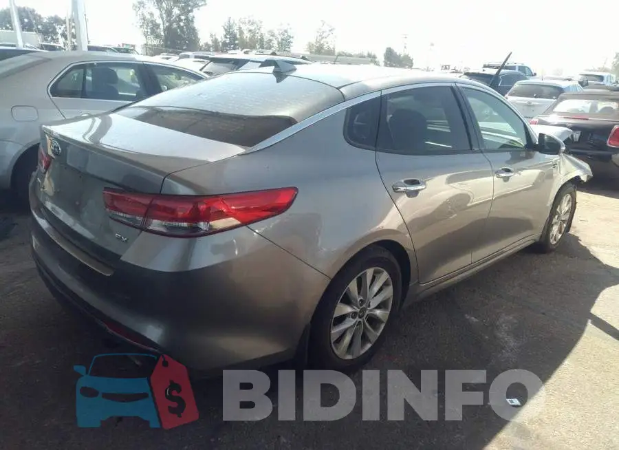 5XXGU4L38JG221586 Photo# 4