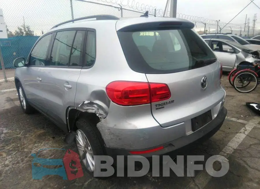 WVGBV7AX4JK004052 Photo# 3