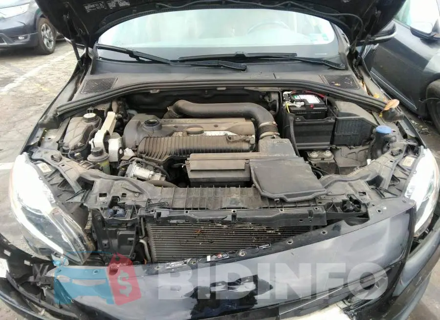 YV4612HK2F1000249 Photo# 10