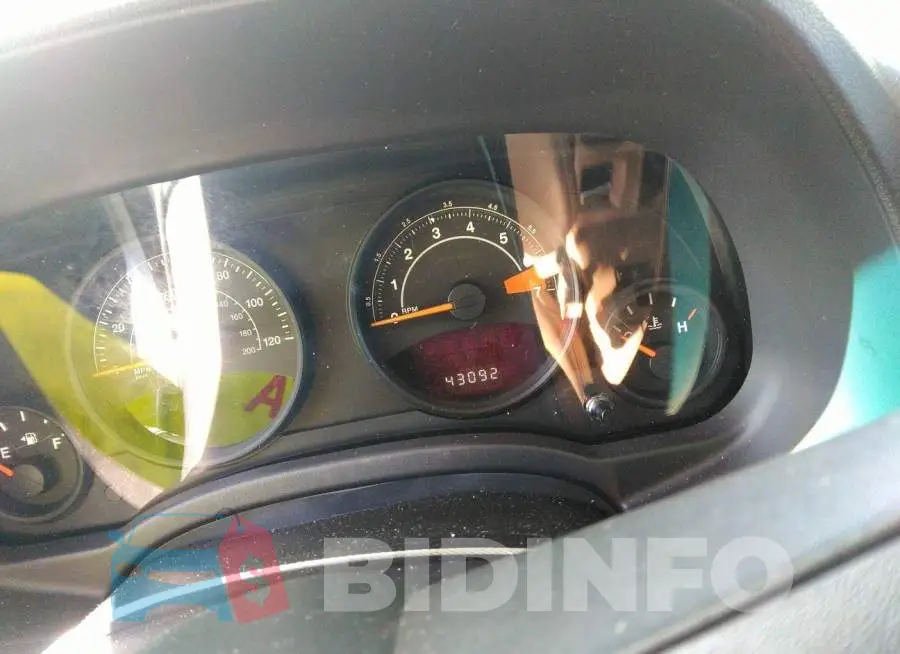 1C4NJRFBXGD632393 Photo# 7
