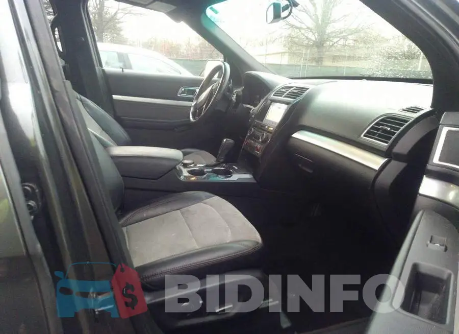 1FM5K8D82HGA73920 Photo# 5