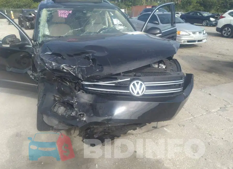 WVGRV7AX1HK007337 Photo# 6