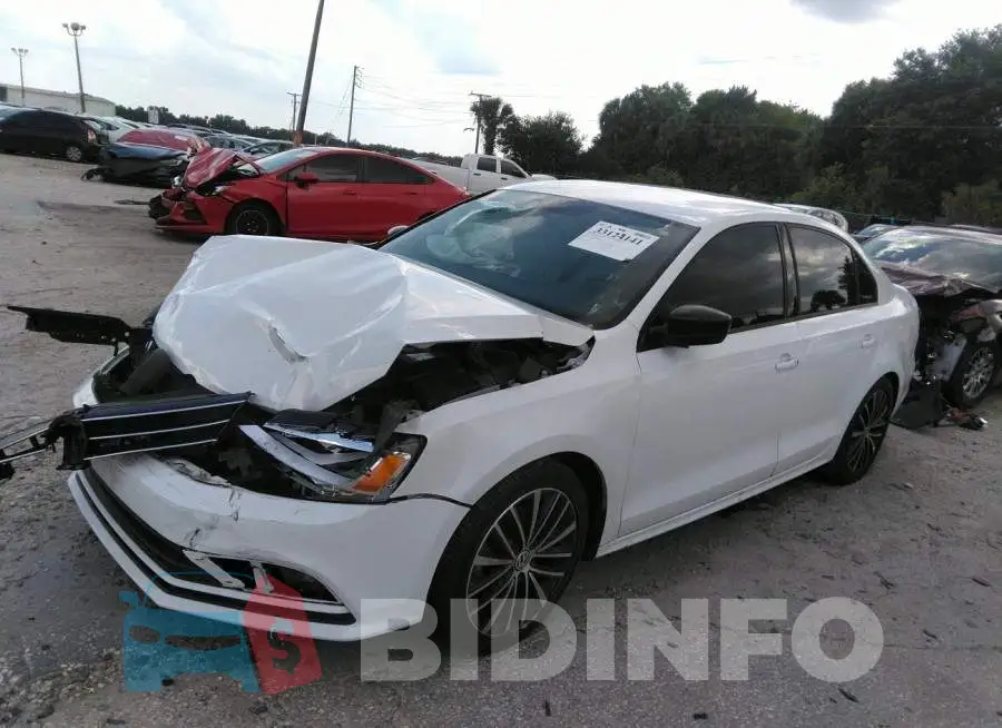 3VWD17AJ5GM402387 Photo# 2