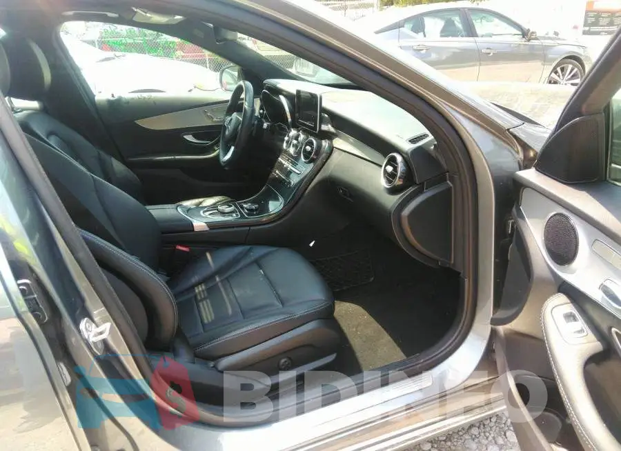 55SWF4JB1JU235802 Photo# 5