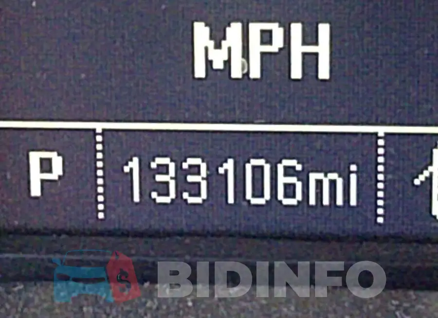 1GCRCNEC5HZ240022 Photo# 7