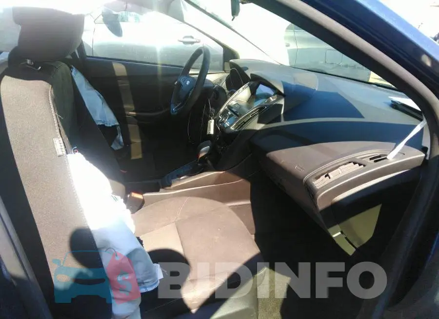 1FADP3M22JL224581 Photo# 5