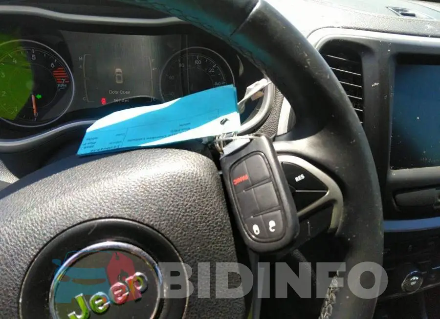 1C4PJLLB8JD573068 Photo# 11