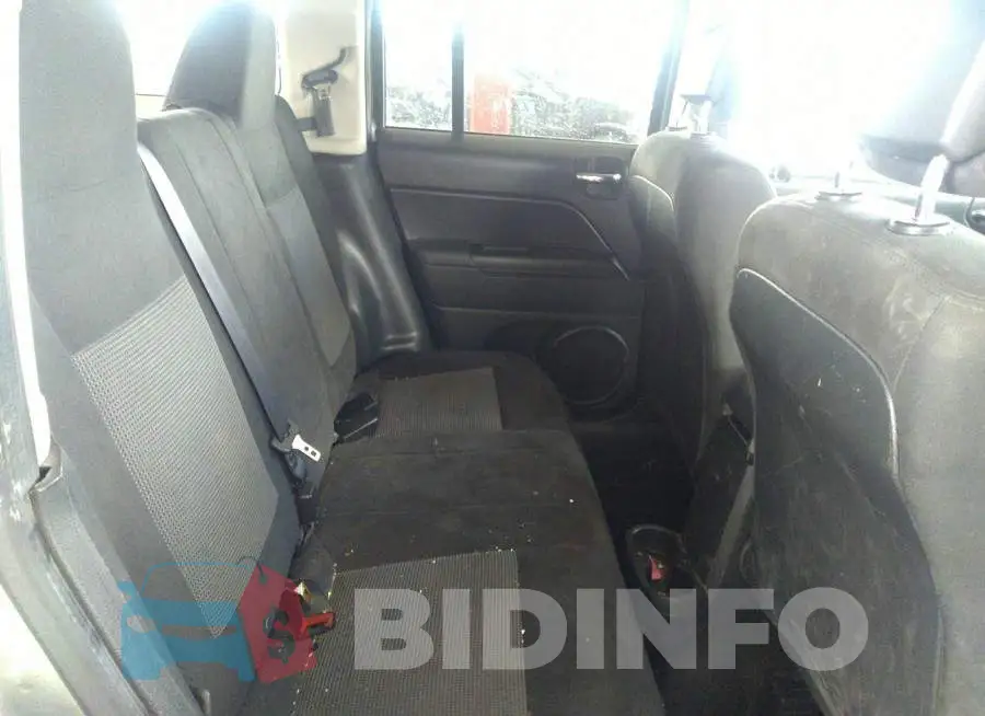 1C4NJRBB1HD105107 Photo# 8