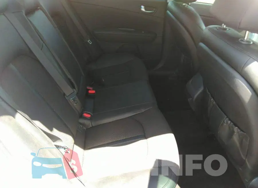 5XXGT4L32JG205905 Photo# 8