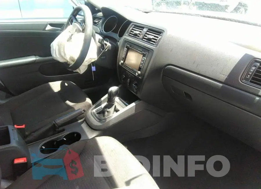3VW2K7AJ5FM350813 Photo# 5