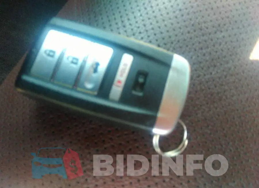 19UUB1F52HA004093 Photo# 11