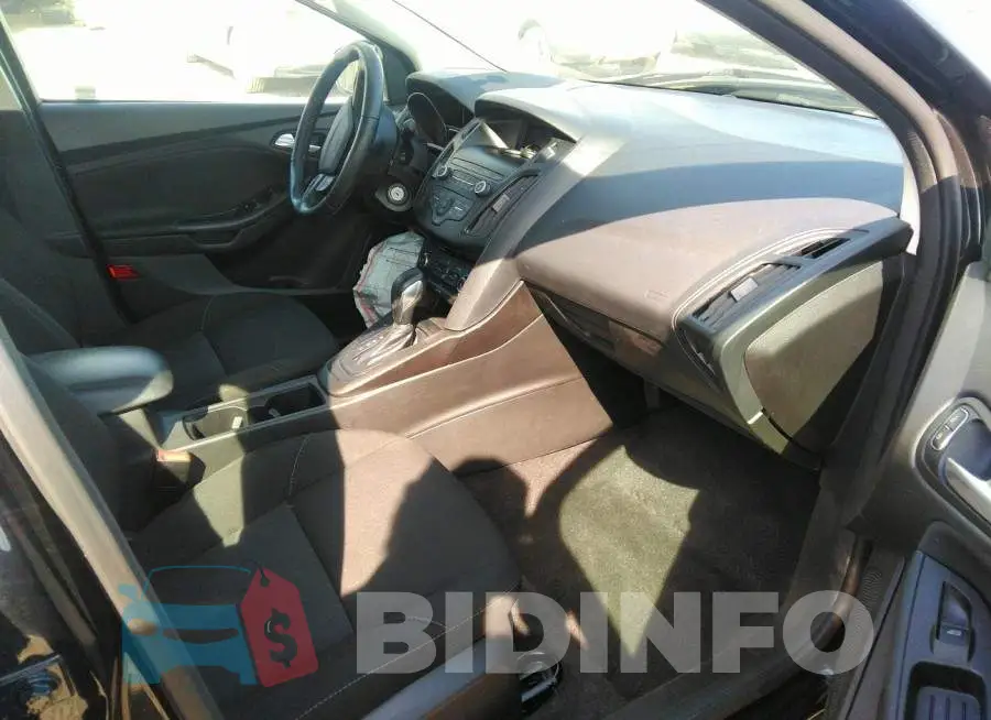 1FADP3F24JL308754 Photo# 5