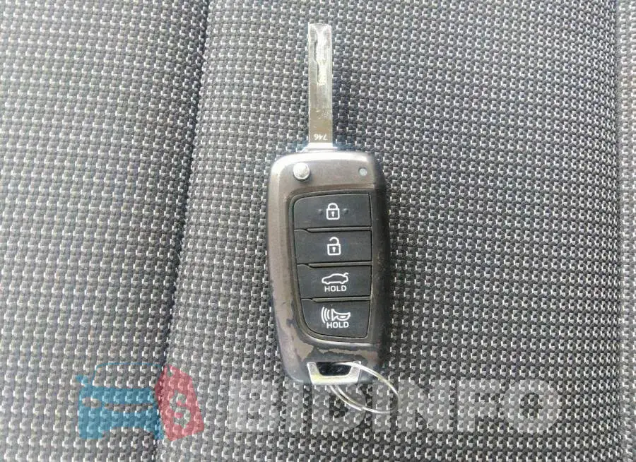 3KPC24A39KE064426 Photo# 11
