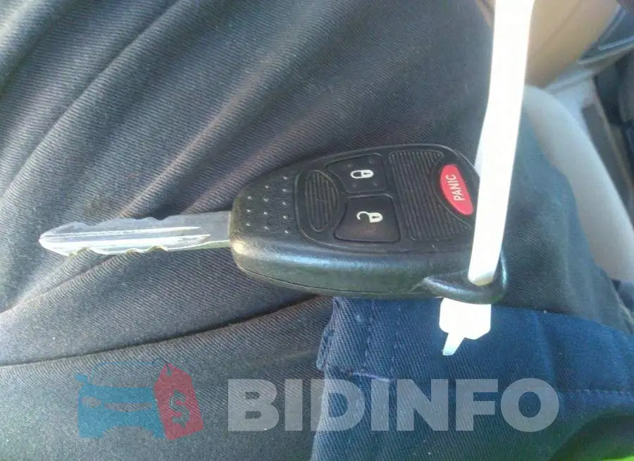 1C4NJPBB8FD328312 Photo# 11