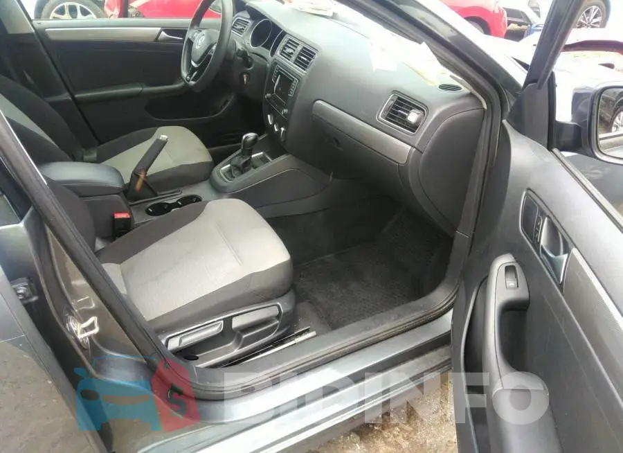 3VW2B7AJ7JM242850 Photo# 5