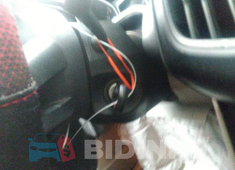 1FADP3F24FL327330 Photo# 11
