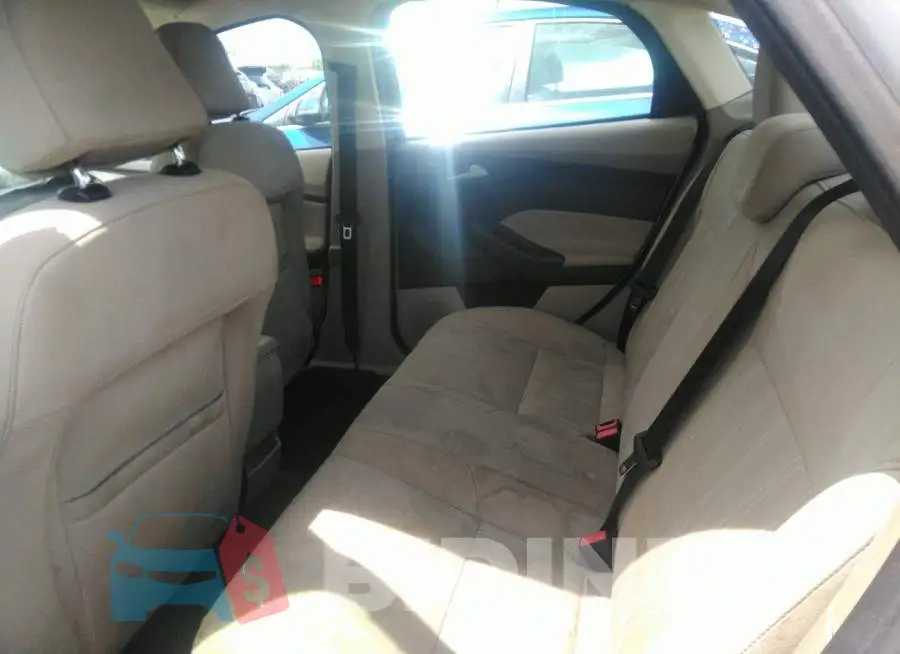 1FADP3F24FL327330 Photo# 8