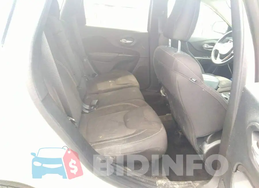 1C4PJLCB1GW141144 Photo# 8
