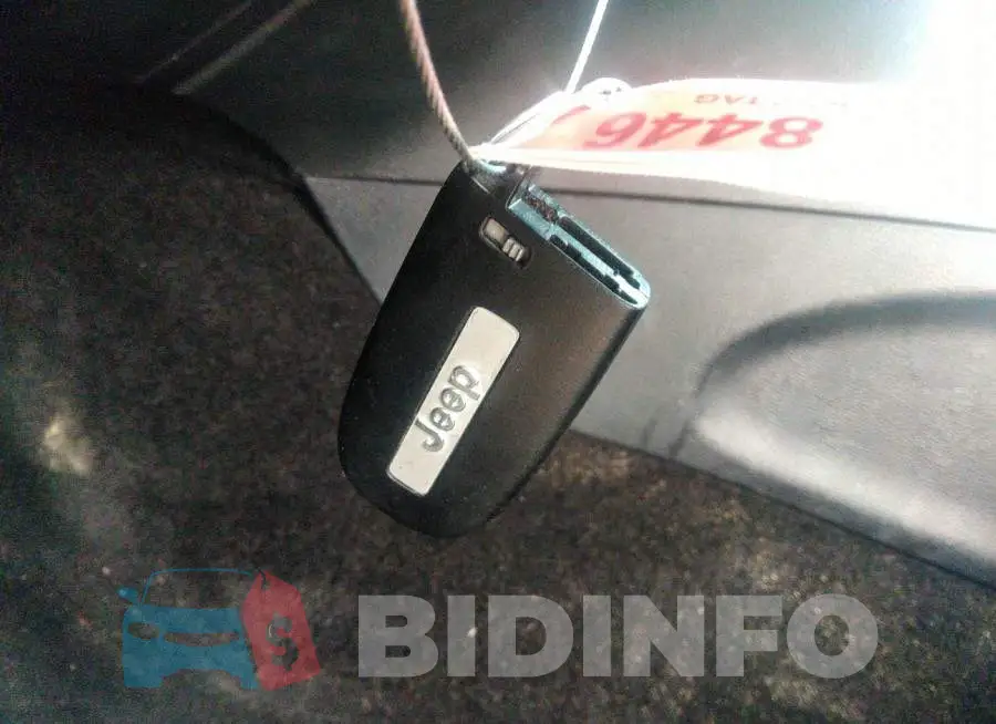 1C4RJFAG2JC185042 Photo# 11