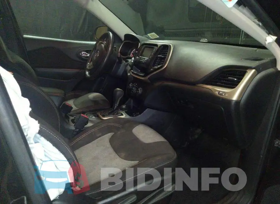 1C4PJMAB4GW203323 Photo# 5