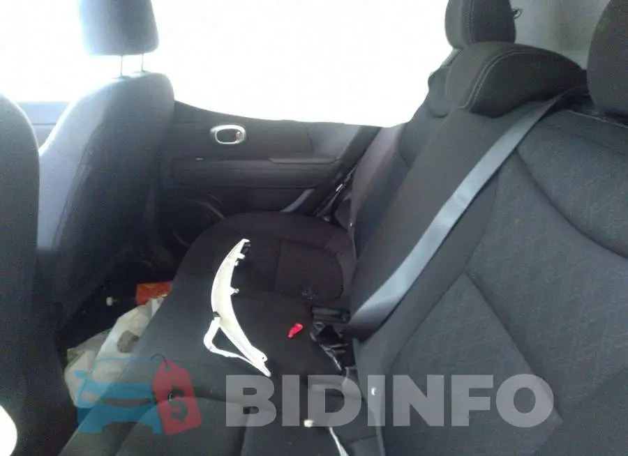 KNDJN2A27K7689272 Photo# 8