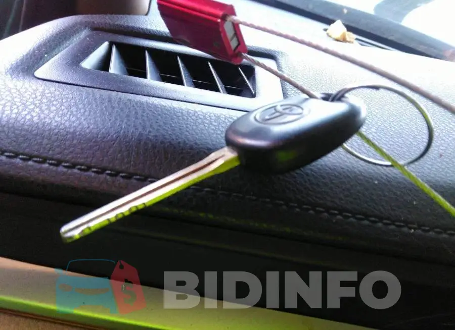 2T1BURHE7GC645763 Photo# 11
