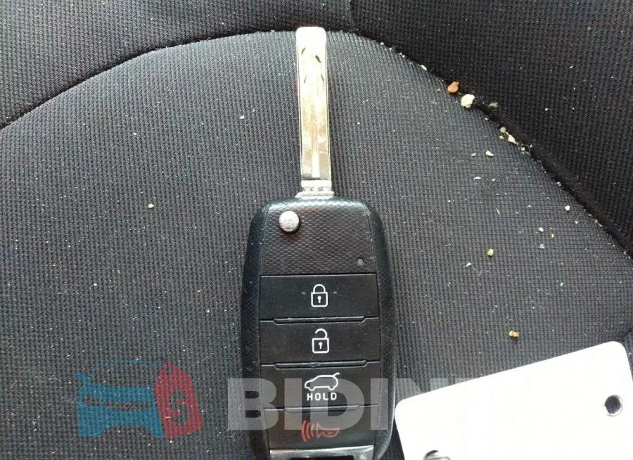 KNDJN2A26F7113775 Photo# 11