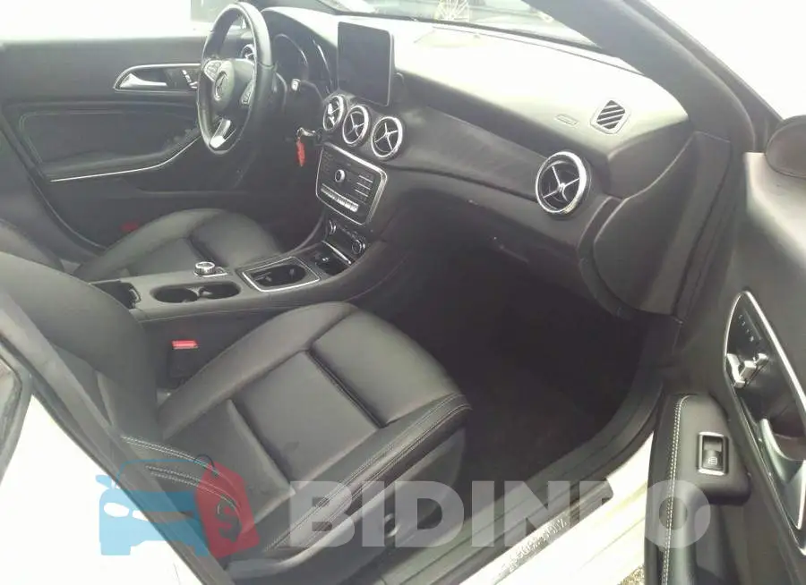 WDDSJ4GB9JN517375 Photo# 5
