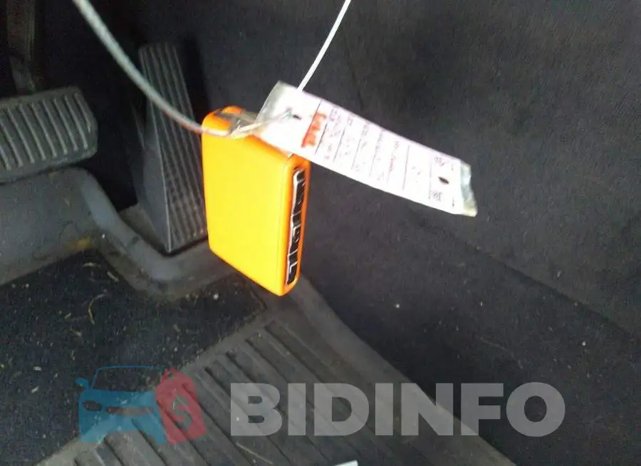 YV4102RK8M1845583 Photo# 11