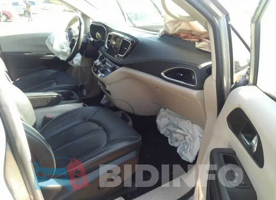 2C4RC1GG4LR283715 Photo# 5