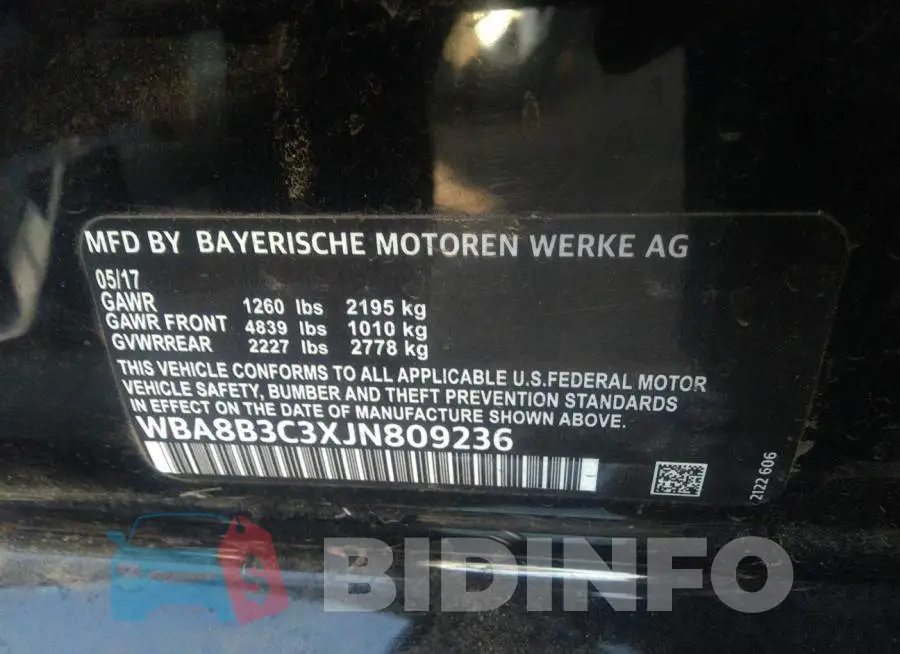 WBA8B3C5XJK843275 Photo# 9