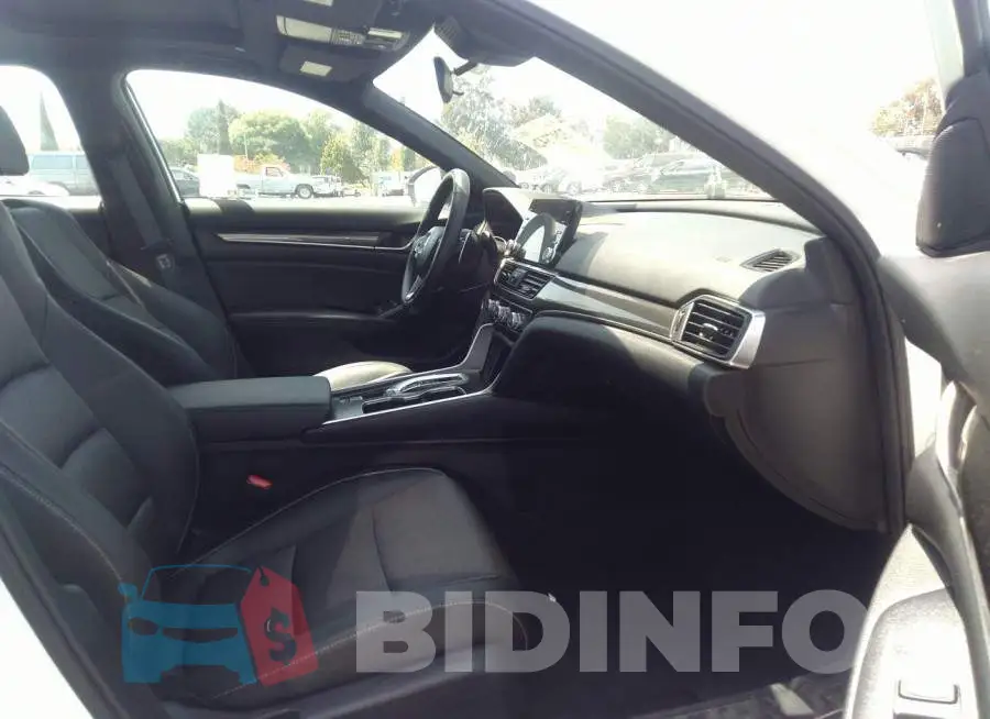 1HGCV2F39NA006748 Photo# 5