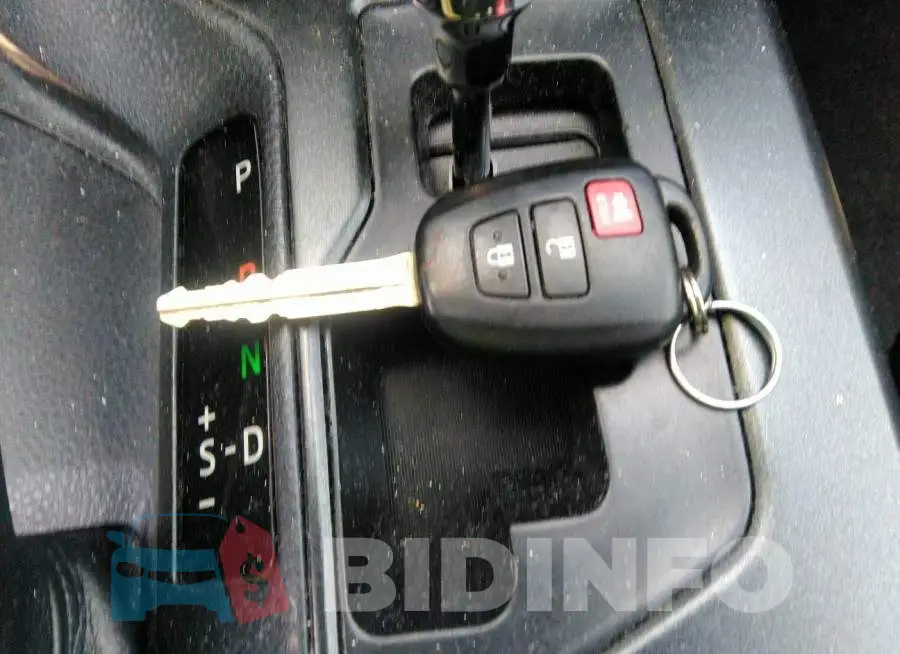 JTMZFREV0HJ121633 Photo# 11