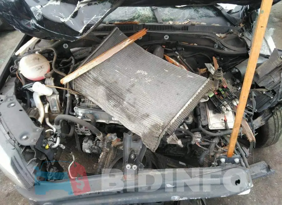 3VW2B7AJ8JM253100 Photo# 10