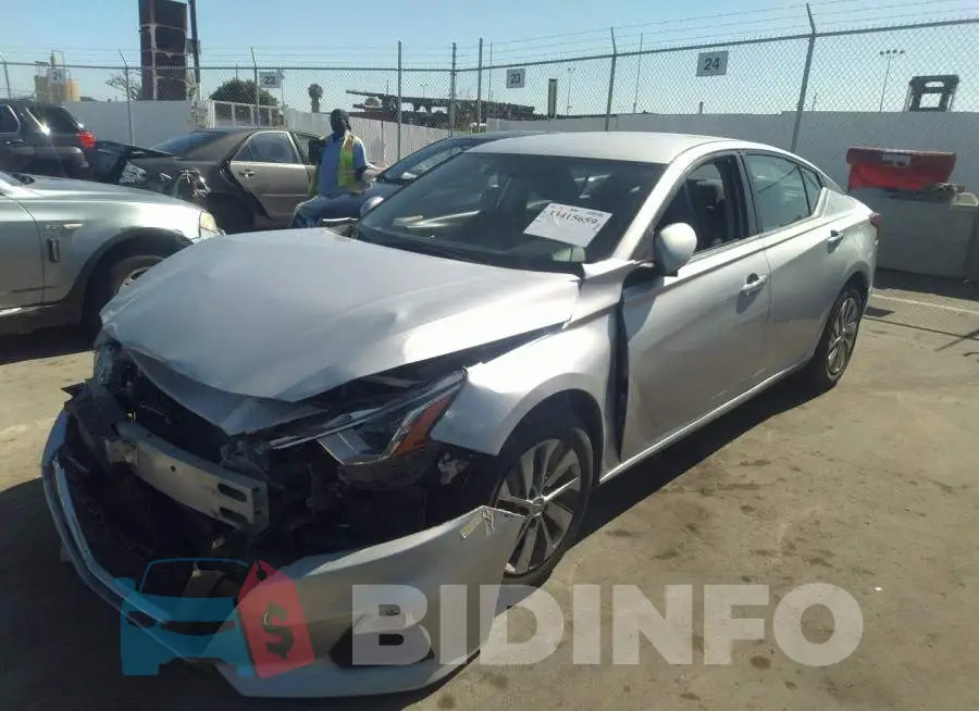 1N4BL4BV7LC190033 Photo# 2