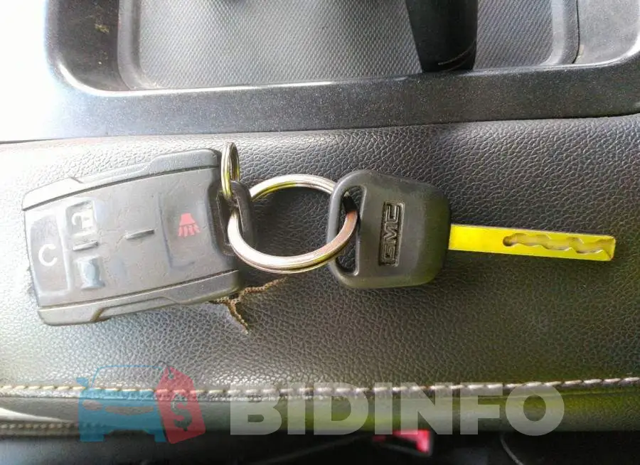 3GTU2UEC4FG273257 Photo# 11