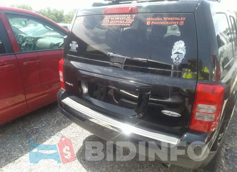 1C4NJRFB0GD523912 Photo# 6