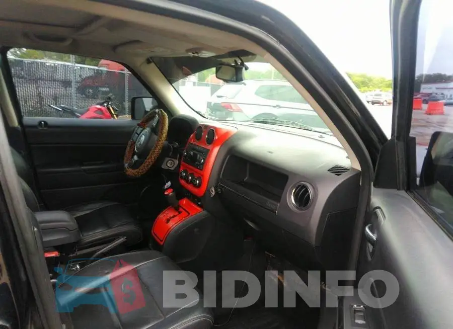 1C4NJRFB0GD523912 Photo# 5