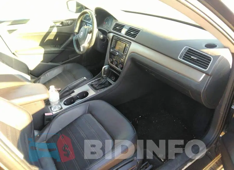 1VWBS7A32FC057521 Photo# 5