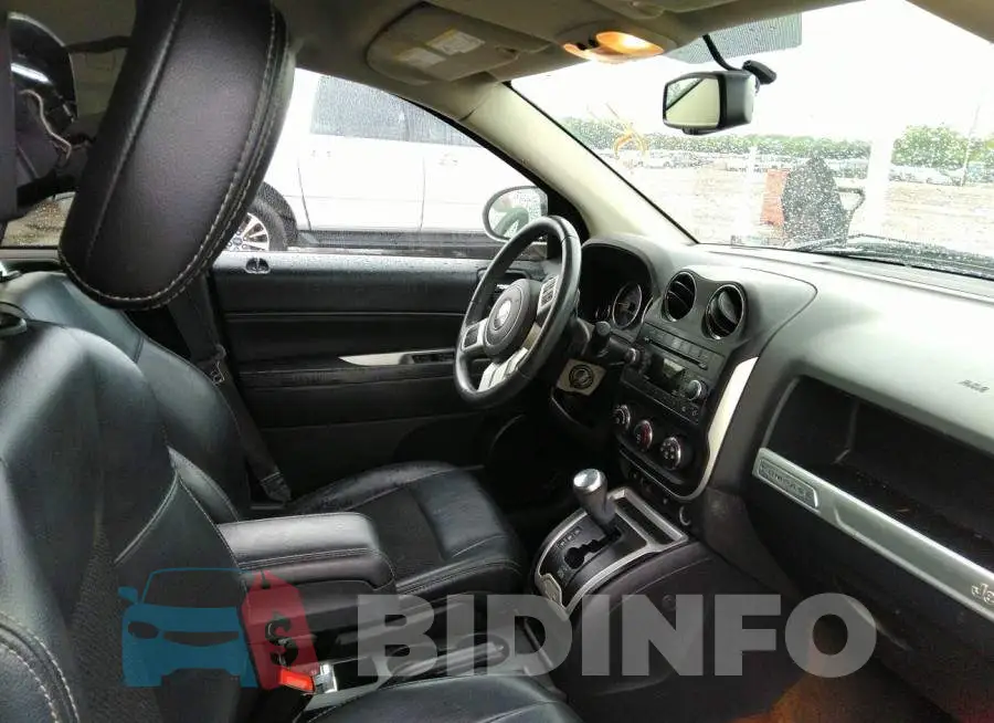 1C4NJDEB7GD594271 Photo# 5