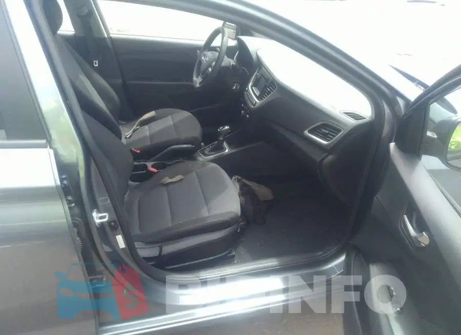 3KPC24A38KE070766 Photo# 5