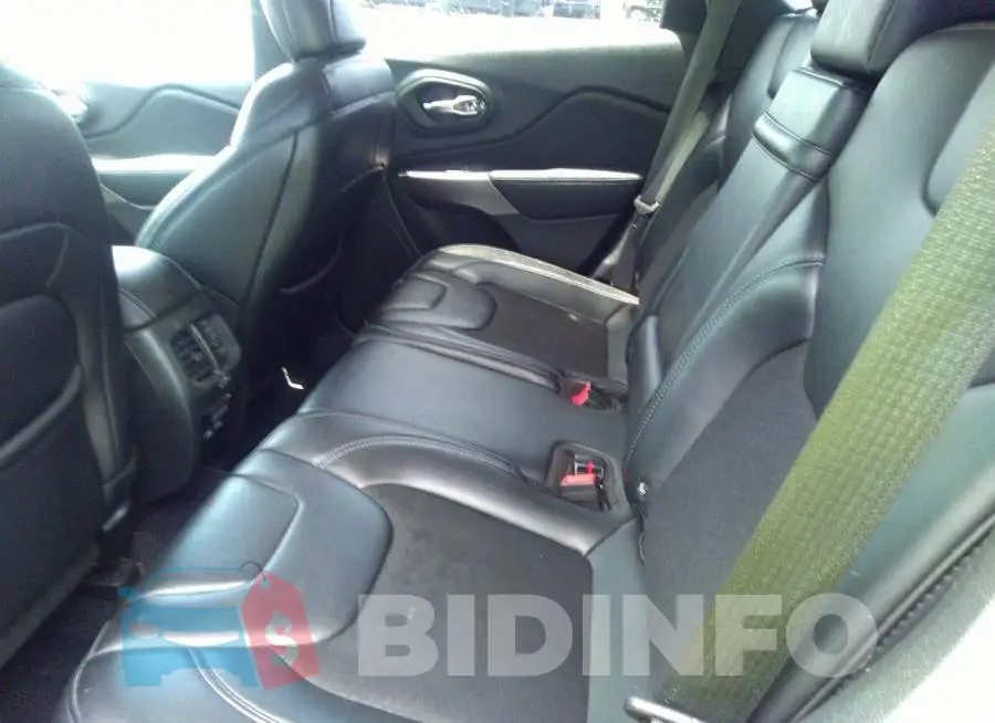 1C4PJLLB3KD154305 Photo# 8
