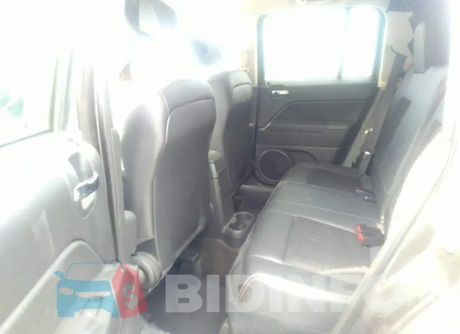 1C4NJRBB2HD208276 Photo# 8
