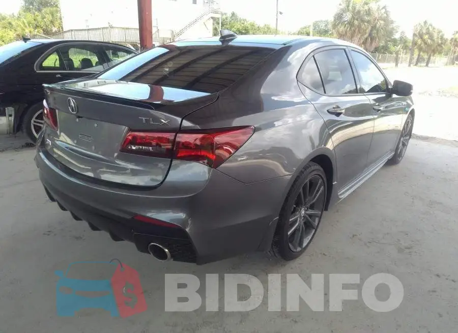 19UUB1F6XLA004439 Photo# 4