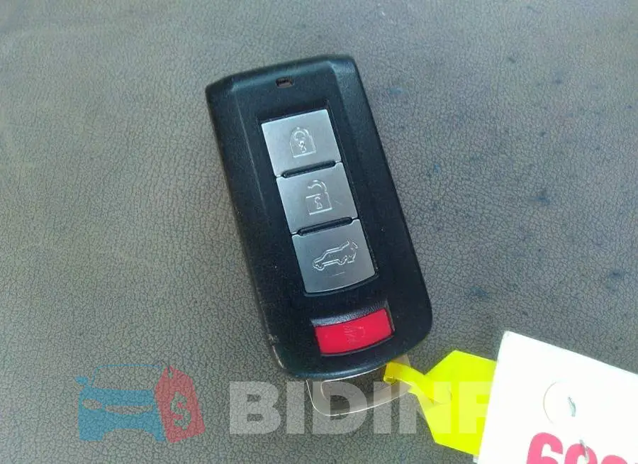 JA4AD3A32KZ050717 Photo# 11