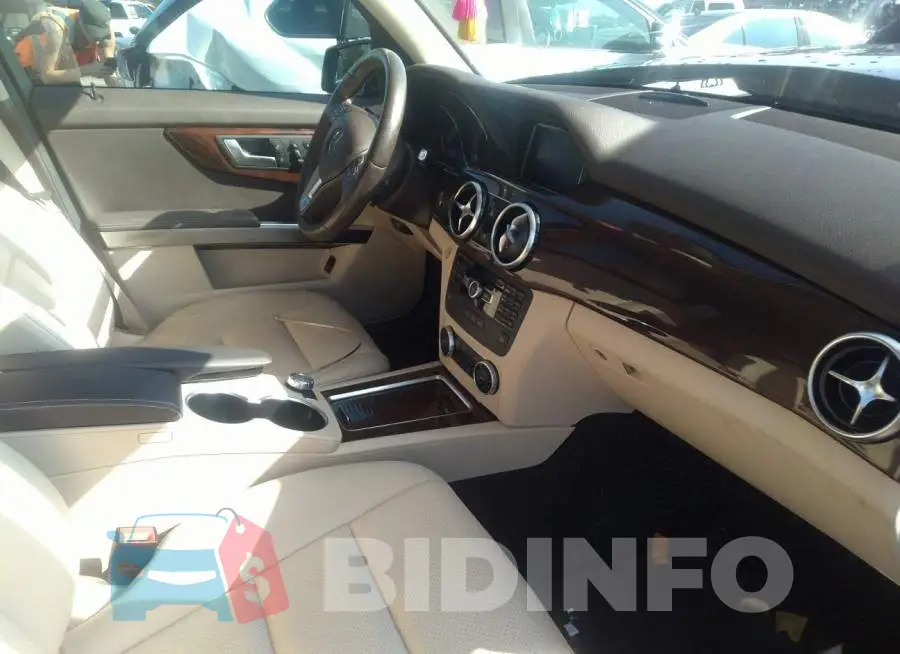 WDCGG8JB1FG432373 Photo# 5