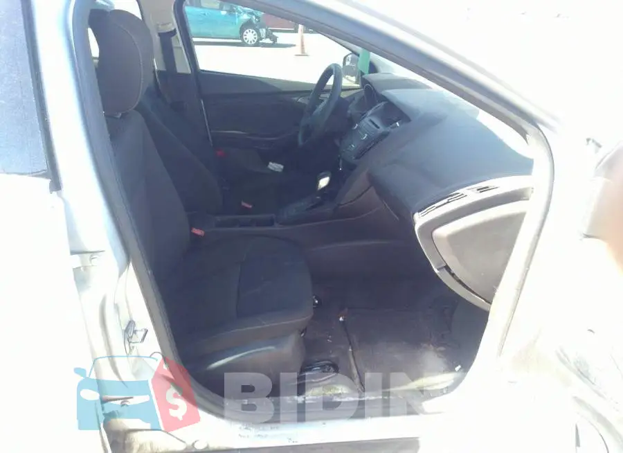 1FADP3E29HL331412 Photo# 5