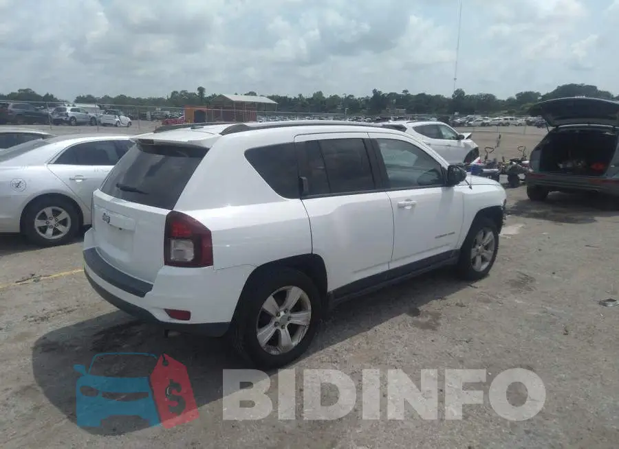 1C4NJCBA7GD512772 Photo# 4