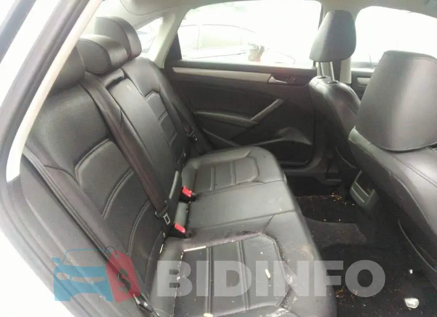 1VWAT7A35FC100502 Photo# 8