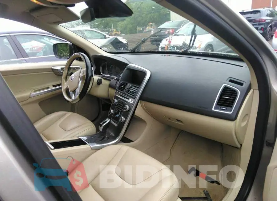 YV4902RK1F2665233 Photo# 5